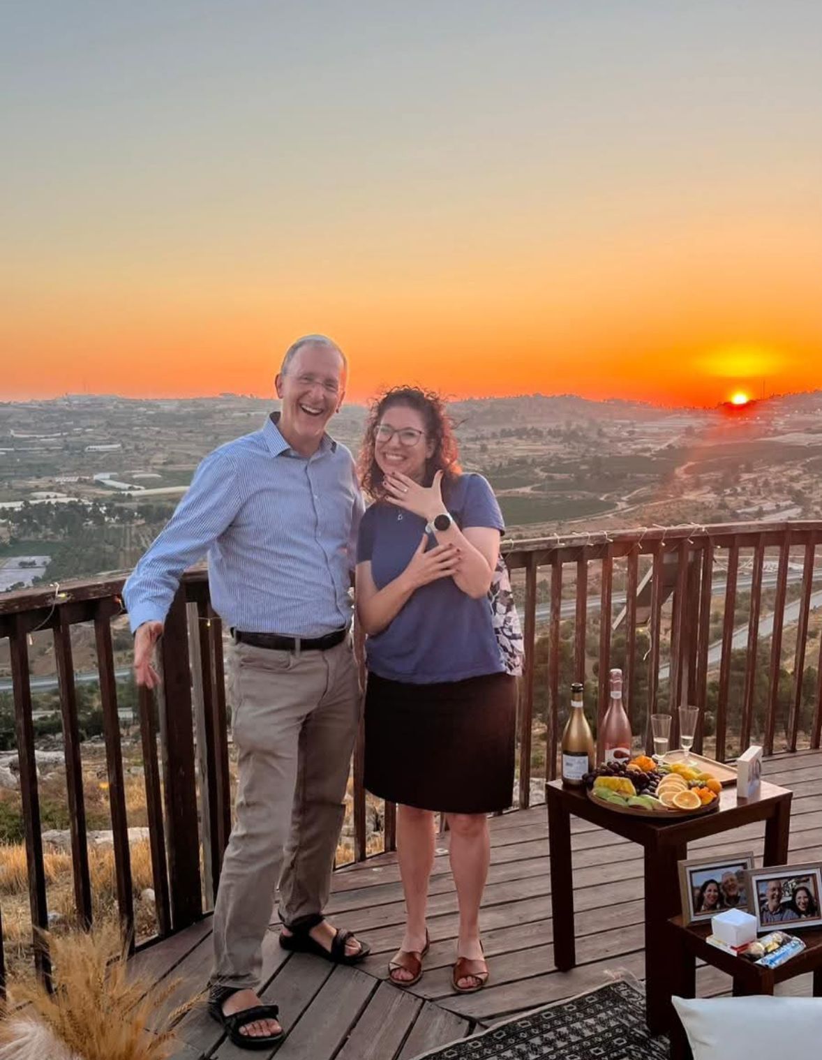 מזל טוב: ליאו די ששכל את אשתו ובנותיו בפיגוע – התארס