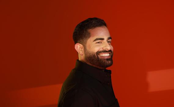 "סערת המשפיענים" לא עוצרת אותו: משה כורסיה בשיר חדש