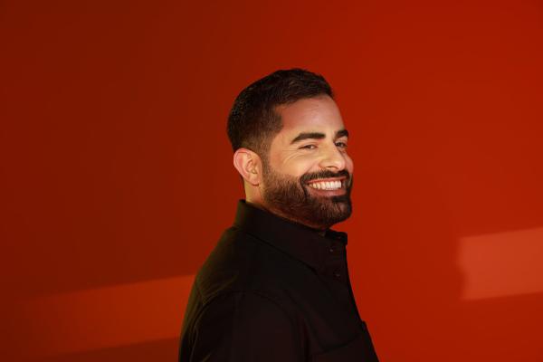 "סערת המשפיענים" לא עוצרת אותו: משה כורסיה בשיר חדש