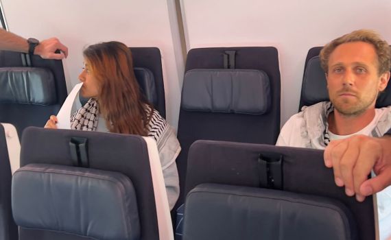 אחרי 3 ימים: 6 פעילים מ"משט הסלפי" גורשו מישראל