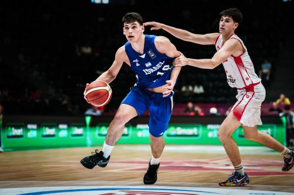 ברגל ימין: נבחרת ישראל הביסה את המארחת במשחק הפתיחה