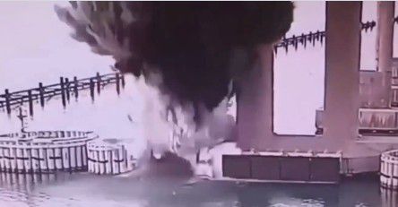 ממשיכה להפתיע: אוקראינה פוצצה את הגשר בין רוסיה לקרים