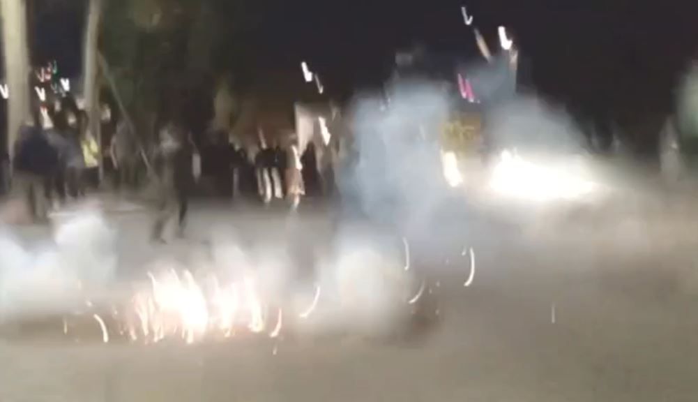 השוטרים פיזרו ברימוני הלם הפגנה אלימה מול חטמ"ר בנימין