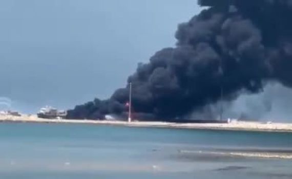 דיווח: 3 הרוגים בשריפה בנמל בושהר באיראן