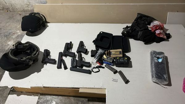 אקדחים רימוני הלם ואפודים | סוכל ניסיון הברחת אמל"ח מיו"ש