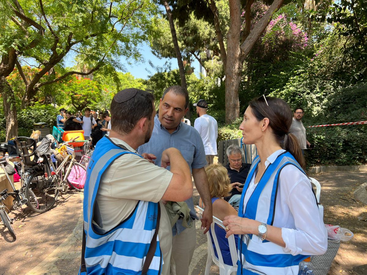 פגיעת הטיל בתל אביב: 155 דיירי דיור מוגן פונו