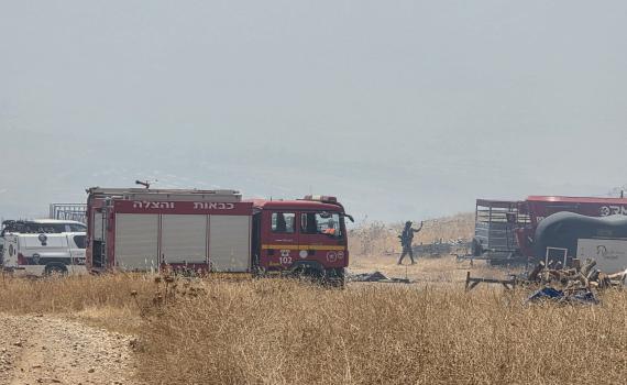בעקבות נפילה: שריפה פרצה בשטח פתוח ליד צפת | תיעוד