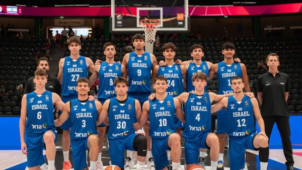 אחרי שסיים טורניר ללא הפסד: זה המאמן שחוזר לנבחרת ישראל