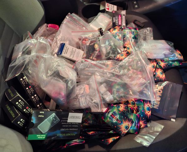 "קריסטל" ופטריות הזיה: סוחר סמים נתפס בגוש דן | תיעוד