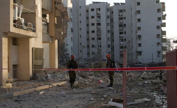 הרס רב במקום: תיעוד מפעילות פיקוד העורף בבאר שבע