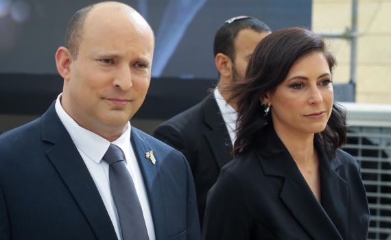 תעלומה בבית משפחת בנט