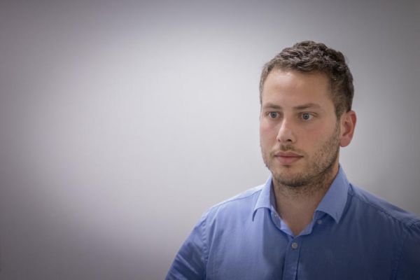 שבוע לפני החתונה: אבנר נתניהו בהחלטה דרמטית