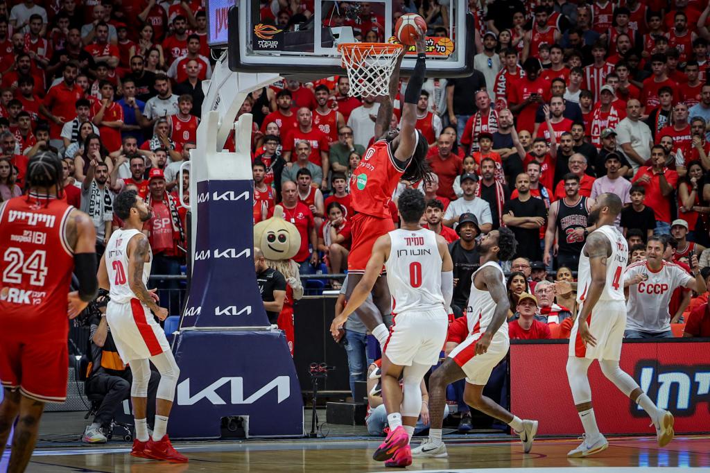 מחאה בבוסניה נגד משחק היורוליג בין הפועל תל אביב לדובאי