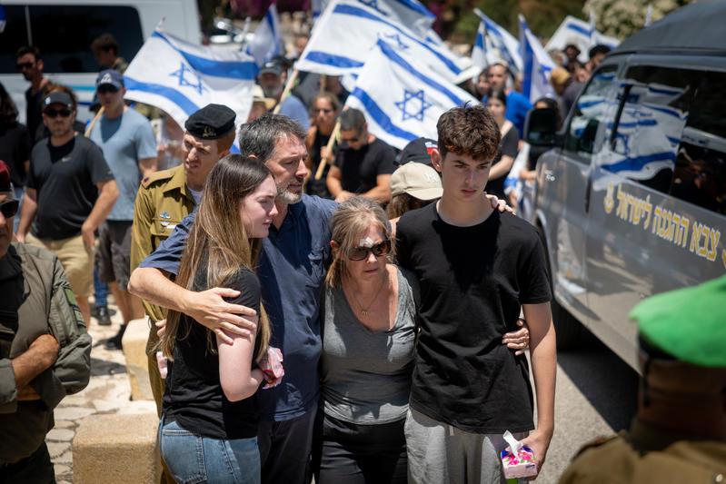 סמ״ר יואב רוור הובא למנוחות, משפחתו ספדה לו: ״הלב שותת דם״