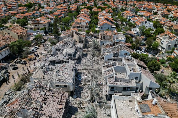 במהלך השבת: בניינים קרסו במתקפה איראנית, 3 הרוגים