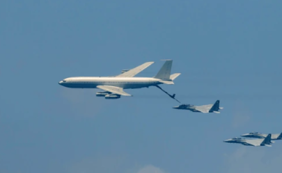 פסע ממתקפה: ארה"ב מעבירה מתדלקים ומטוסי קרב לאזור