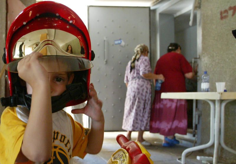 פיקוד העורף: לארגן תיק לשהייה ארוכה במקלטים