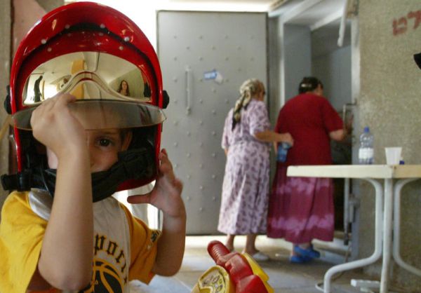 פיקוד העורף: לארגן תיק לשהייה ארוכה במקלטים