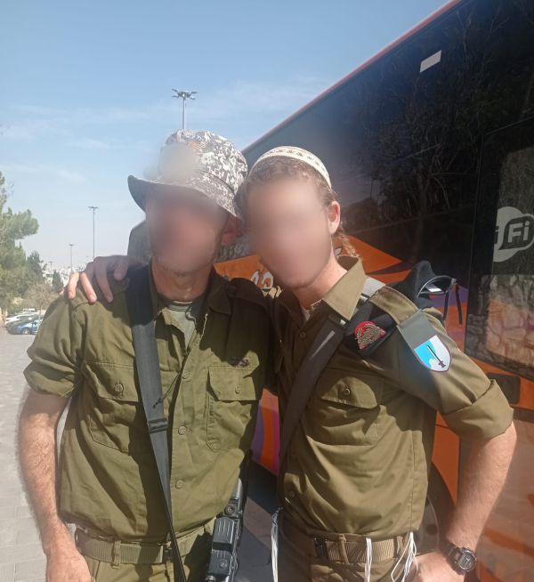 רב הקהילה מגויס בסבב שלישי; בנו הלוחם ניצל בנס