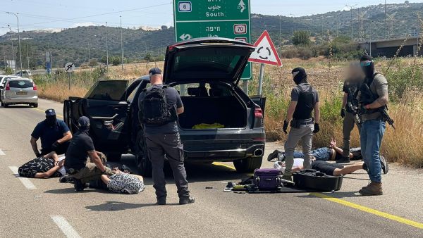 צפו: שב"ס והמשטרה סיכלו "שיירת כבוד" לאסיר משוחרר