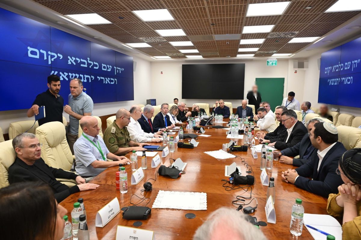 העסקה מתקדמת: הממשלה והקבינט יתכנסו, זיני יציג את עמדת השב"כ