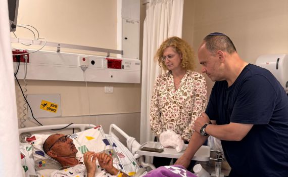 ראש העיר לפצועים מפגיעת הטיל בבת ים: "נחבק אתכם עד שתחלימו"