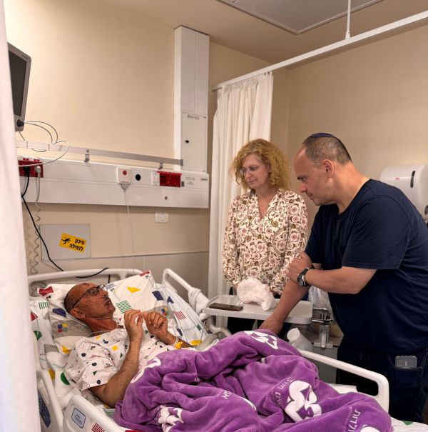 ראש העיר לפצועים מפגיעת הטיל בבת ים: "נחבק אתכם עד שתחלימו"