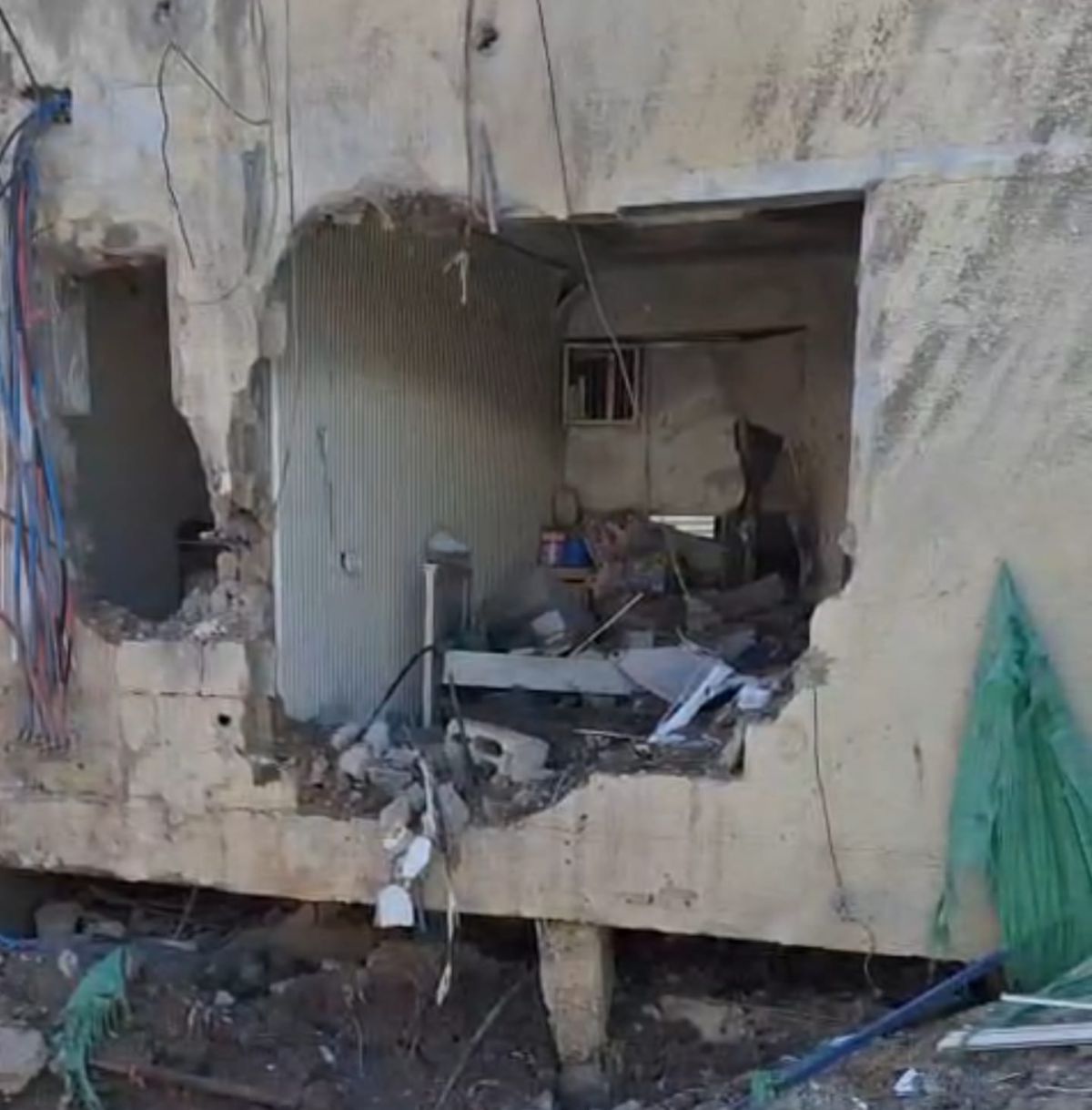 פגיעת הכטב"מ בבית שאן: נזק כבד ביותר למבנה, צפו בתיעוד