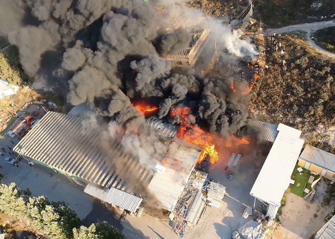 שריפה פרצה ביישוב יצהר, עשרות צוותי כיבוי פועלים במקום