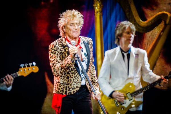 אוהב ישראל לשעבר: רוד סטיוארט טוען להשמדה בעזה