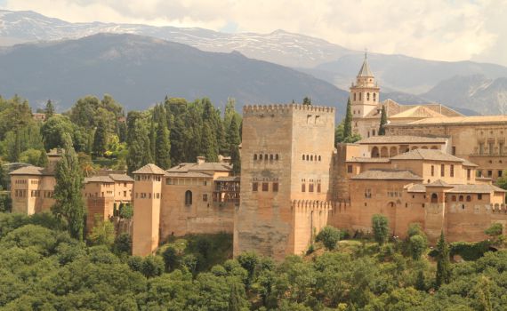 שוברות מוסכמות: נשים משכילות ששינו את ההיסטוריה