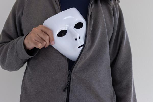 אני לבד גם כשאתה פה