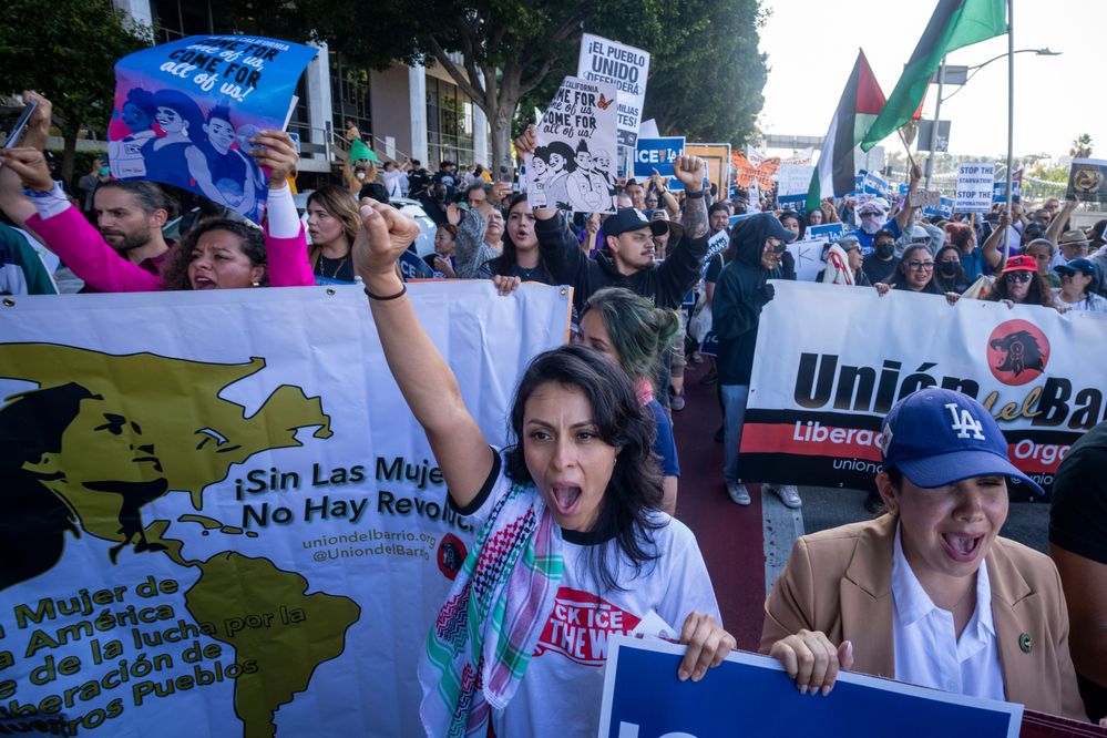 כאוס בלוס אנג'לס: 200 מפגינים נעצרו, עוצר לילי הוטל