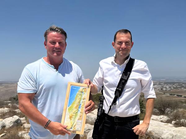 מ"אריות הים" לשומרון: הבכיר האמריקני שתומך בריבונות