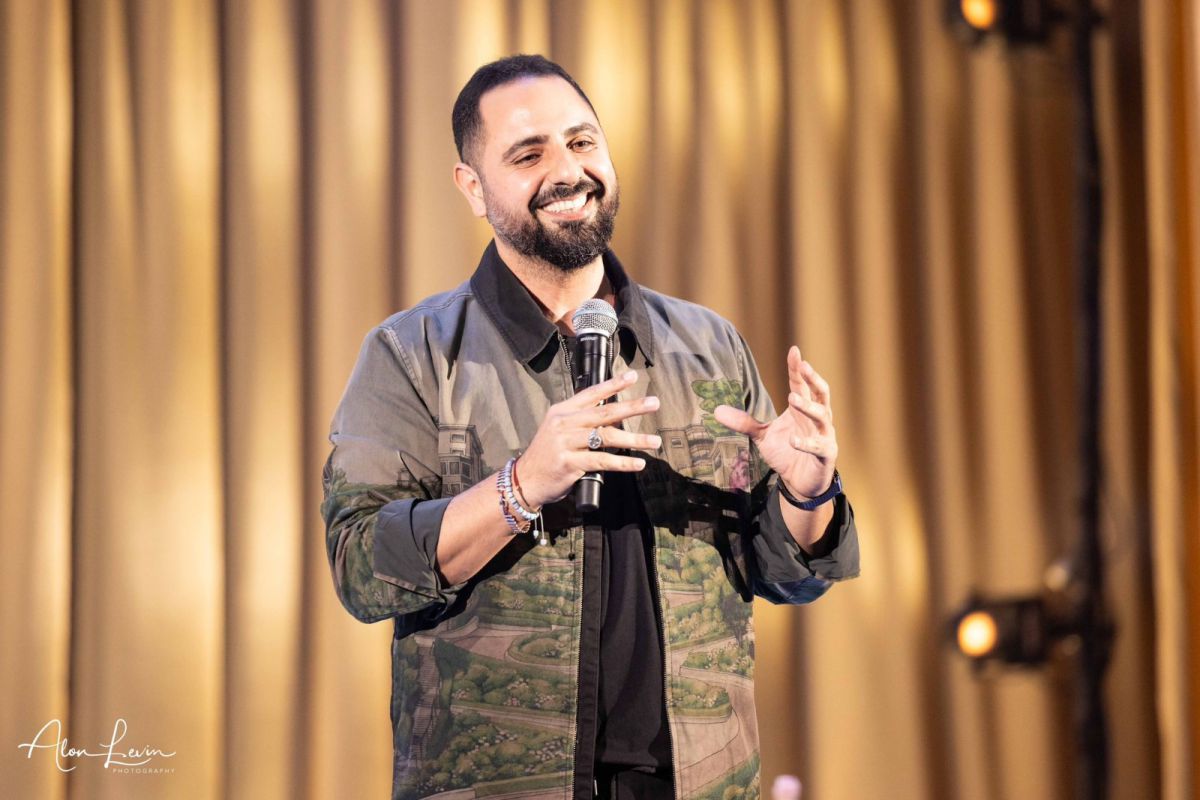 הצחקתם אותו: הסטנדאפיסט שמתכנן לכבוש את קיסריה