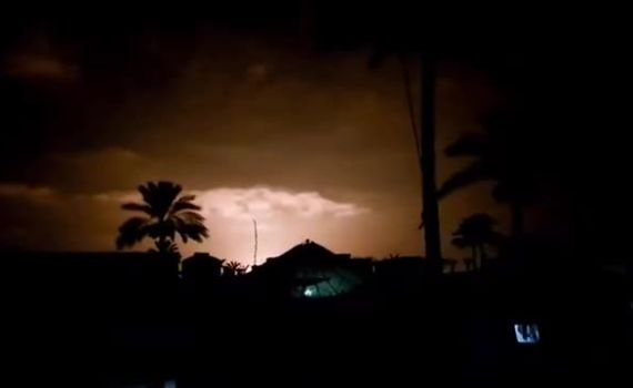 במהלך הלילה תקיפות עוצמתיות בדיר אל-באלח