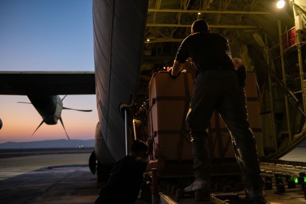 אף גרגיר לא ייכנס? ישראל תצניח סיוע לעזה