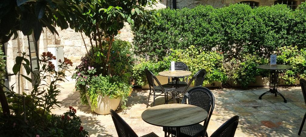 מולאן דורה: טחנת הזהב שכובשת את ירושלים בסגנון צרפתי כשר