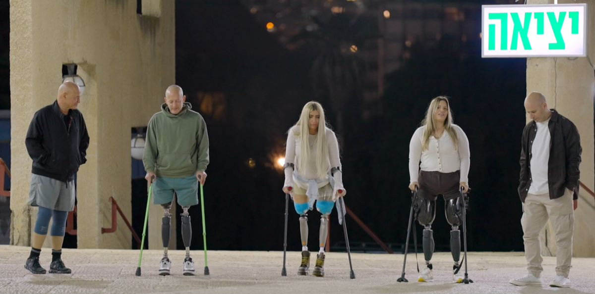 בפעם השלישית: חנוך דאום חוזר למסך