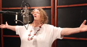 לראשונה בקריירה שלה: לאה שבת משיקה סינגל באנגלית