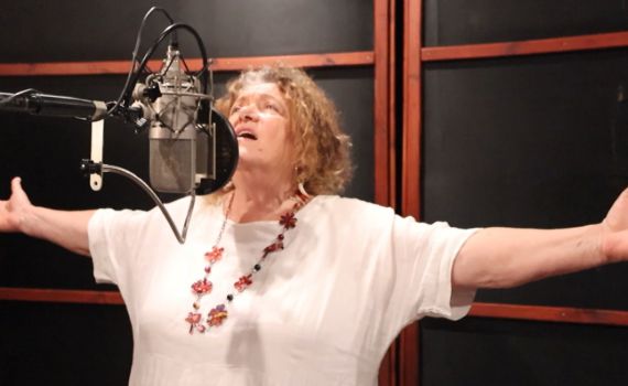 לאה שבת בשיר מתהילים: "המילים המיוחדות עושות את הקירבה"