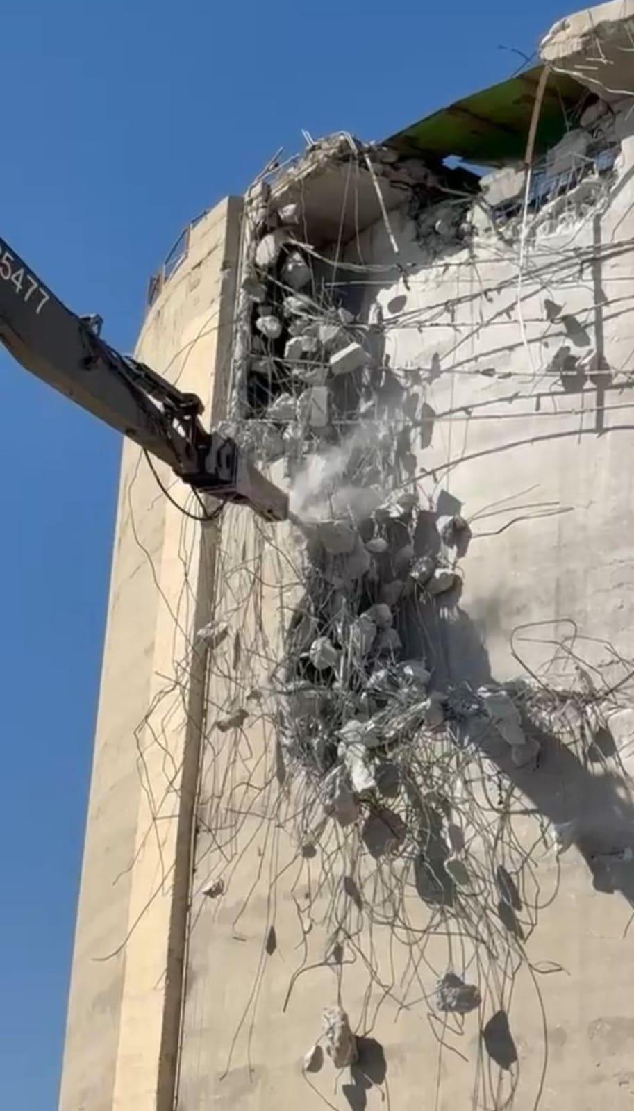 בשורה טובה: החלה הריסת מיכל האמוניה הישן במפרץ חיפה