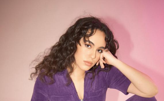 נועם קליינשטיין: "הפעם נגעתי ישר ברגש, בלי להתנצל"