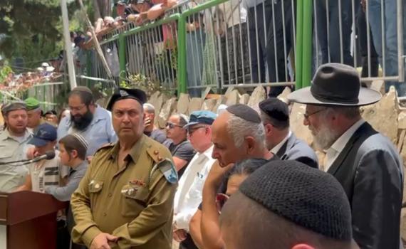 האם ספדה למשה פרש: "מהיום לא נוכל יותר לחגוג"