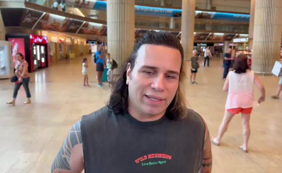 "בגלל ארגון פרו פלסטיני": הופעתו של סקאזי בטומורולנד בוטלה