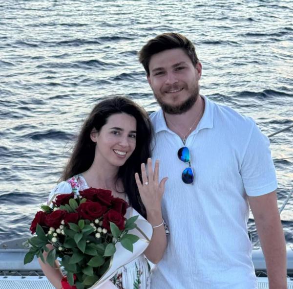 מזל טוב: שורדי השבי סשה טרופונוב וספיר כהן התארסו