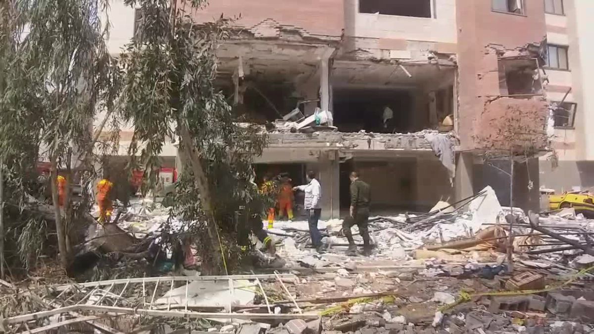 דיווח חריג באיראן: 7 פצועים בפיצוץ בניין בעיר קום
