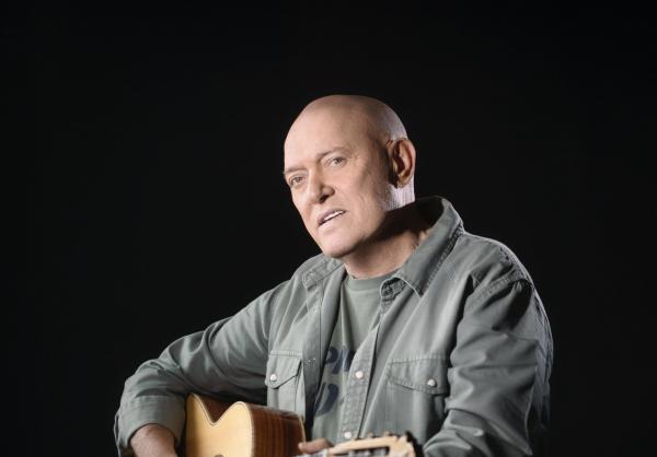 בייבי שלומי שבת: הזמר מוציא אלבום מיוחד לתינוקות