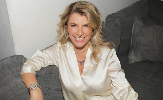 אימו של עומר אדם מפתיעה ועוברת לקדמת הבמה