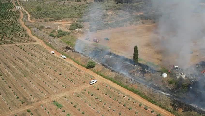 שריפת פסולת נרחבת סמוך לרחובות, נזק נגרם לרכבים ומבנים